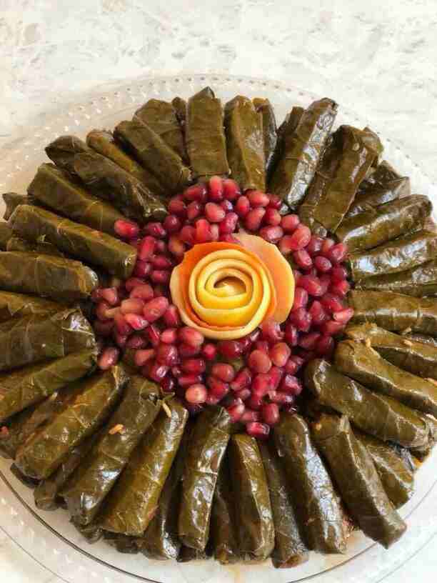 اطيب ورق عنب بزيت الزيتون والحامض ودبس الرمان

تبولة 
كبة مقلية 
كبة لبنية
