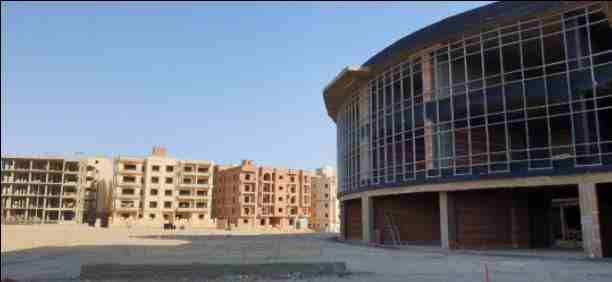 محل ٥٣ م معاه مساحة خارجيه ٦٠ م بمول التجمع استلام ٦ شهور بالقرب من الجامعة وميفيدا إعمار ومنطقة الاندلس واللوتس . 
تقسيط على ٤ سنين ومقدم ٢٥ % 
سعر المتر ٥٥ الف 
للتفاصيل ٠١٠٣٢٢٢٢٣٠٨