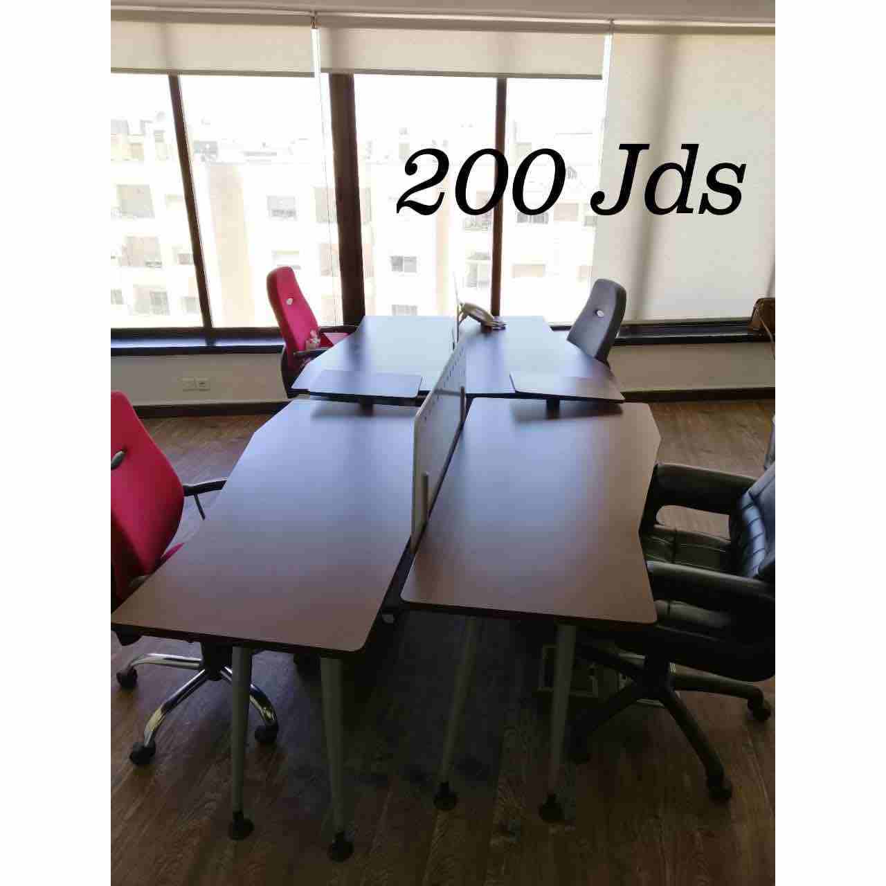 مكاتب للبيع والسعر قابل للتفاوض
للتواصل الرجاء الاتصال على
‭07 9907 2272‬