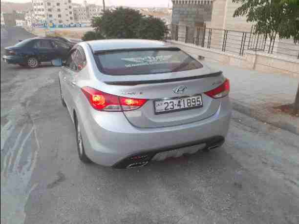 هونداي ام دي موديل 2012 كامل الاظافات باستثناء الفتحه والكراسي الجلد ( كندشن حساسات كاميرا خلفية وشاشه تحكم طاره ) ترخيص منتهي من شهر 9/2019 الفحص عند الشراء 4جيد إن شاء الله مطلوب فيها 7000دينار وباق...
