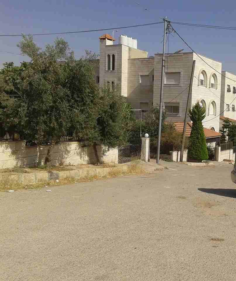 الأردن - عمان
قطعة ارض في مرج الحمام/ خلف المدارس العالمية - تبعد 400م عن شارع المطار
القرية: ناعور
حوض: الحويطي
المساحة: 993 م
الموقع: خلف المدارس العالمية - تبعد 400م عن شارع المطار
واجهة على...