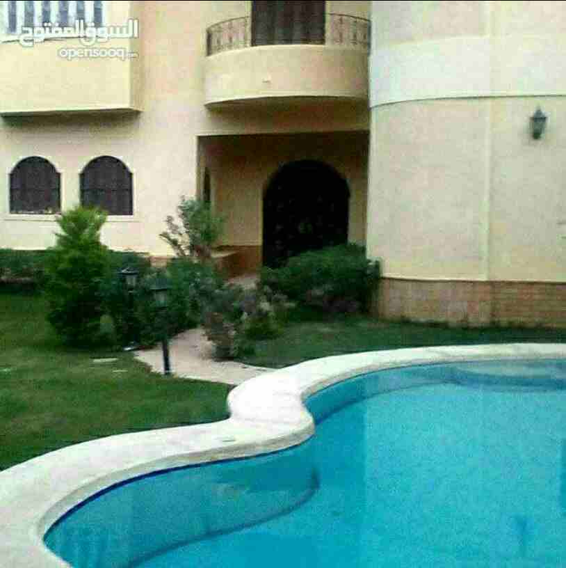 فيلا بحمام سباحة طابقين بجوار ستاد برج العرب دقائق من مطار برج العرب دقائق من قرى الساحل الشمالي