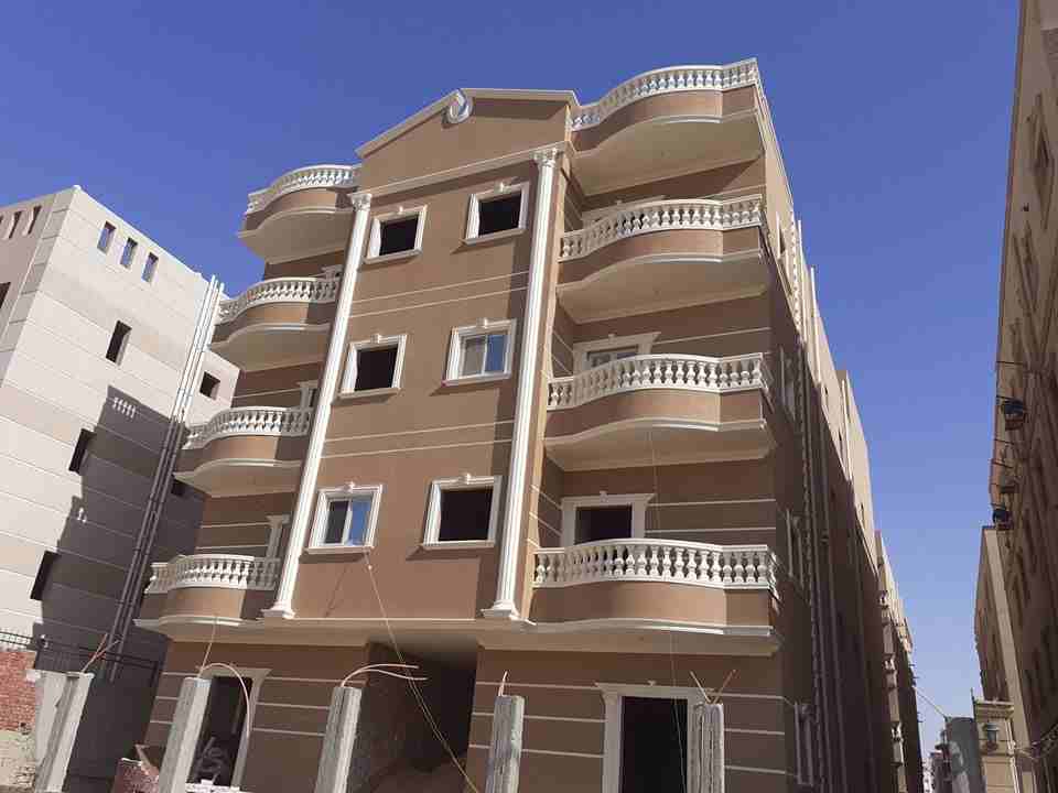 بارقي المواقع #مدينة_الشروق .. بالمنطقه السابعه

شقه 130 م خلفى بحرى بالدور الاول بعد الارضى
عباره عن : (3 نوم + حمام + رسيبشن + مطبخ + تراس )

تسليم فوري للشقة ... ( نصف تشطيب )
والاستلام خلال 4 شهور...