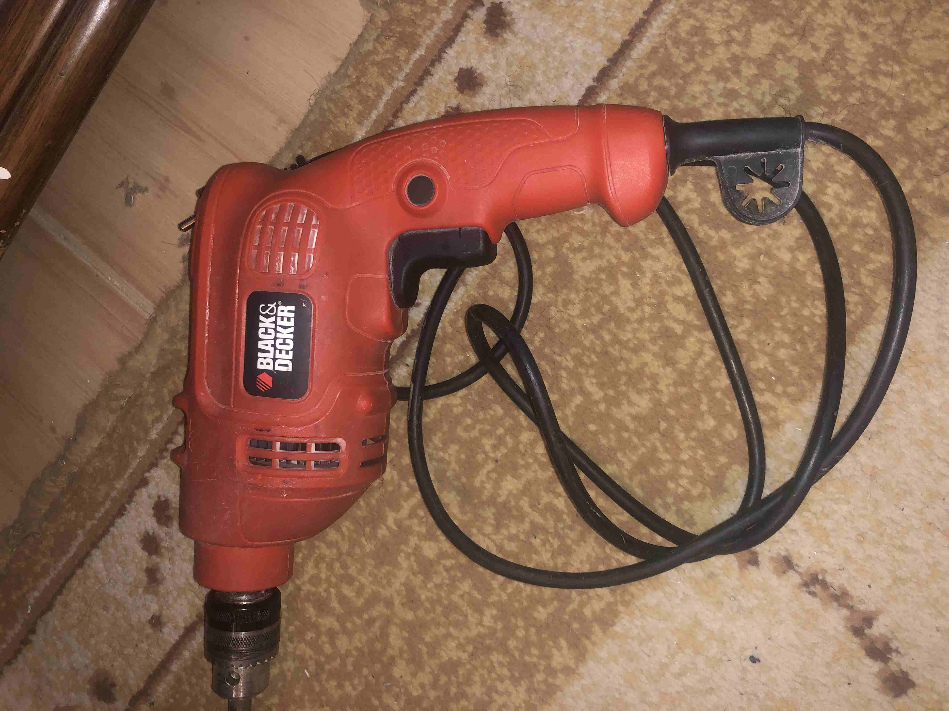 دريل أيطالي نوعه black decker
‎ 500 واط
رقم خاص ٠٧٧٨٢٥٨٨١٠