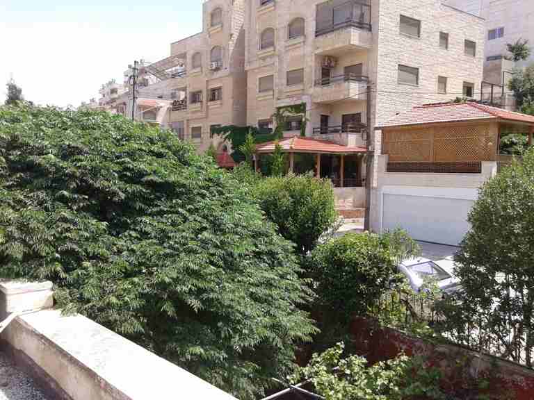 الأردن - عمان
قطعة ارض في صويلح/ شارع الجامعة - خلف مفروشات شهوان (عليها بناء قديم)
حوض: البياض
المساحة: 1141م
*عليها بناء قديم 3 طوابق
الموقع: شارع الجامعة - المنطقة الواقعة خلف مفروشات شهوان
و...