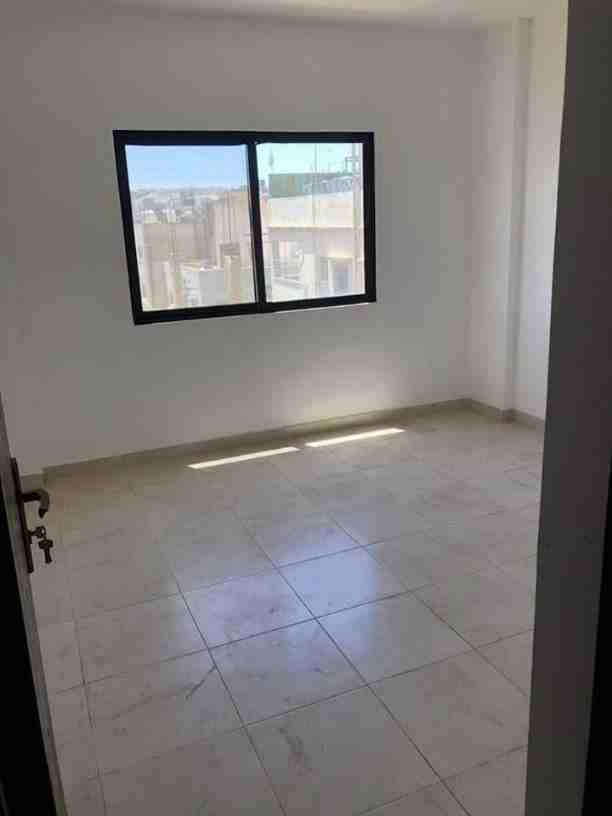 هديل 0797638198
شقق في ماركا الشمالية بالاقسااااط بدفعة 5000 و اقساااط مريحة 
يتوفر طابق ثاني و ثالث ب مساحة 124 م 
للاستفسار الاتصال خلال اوقاات العمل من 9 ص حتى 4 م
