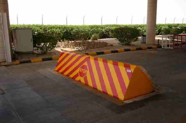 المصدات الامنية الهيدروليكية هى الحل الامثل لمنع الهجمات الارهابية على المنشات شديدة الحراسة

مثل السجون /الوزارات /المطارات/القصور /الفنادق

وايضا هى الحل الفريد لتنظيم عمليات السير فى نظام واجبار ال...