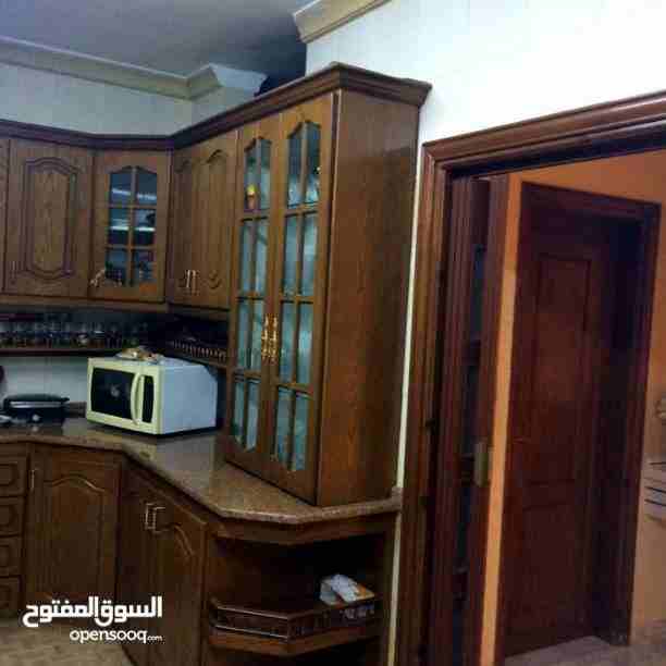 فيلا دوبلكس متلاصقة للبيع نظام أمريكي مساحة الارض ٥٠٠متر مساحة البناء ٢٥٠ متر تشطيبات فاخرة مع امكانية الاعتلاء طابقين السعر ١٣٥الف