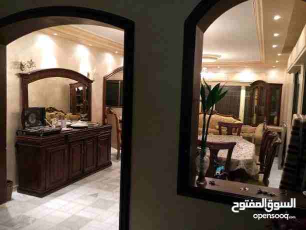 فيلا دوبلكس متلاصقة للبيع نظام أمريكي مساحة الارض ٥٠٠متر مساحة البناء ٢٥٠ متر تشطيبات فاخرة مع امكانية الاعتلاء طابقين السعر ١٣٥الف