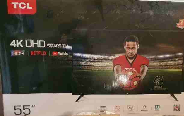 شاشة TCL الذكية 
55 انش
تدعم ال4K و HDR
يوجد بها منفذين USB
و منفذين HDMI
مدخل لكبل النت LAN
الشاشة عليها غلاف من شراءها
يوجد بها نت فلكس و يوتيوب و ربط شاشة الجوال بالشاشة والتحكم بها الخ...
استخدام...