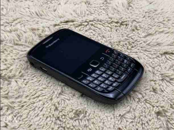 Blackberry curve 8520

بحاله الزيرو تماما كما موضح بالصور
استعمال خفيف جدا 

بالبطاريه والكابل والشاحن الأصلي فقط 

ومتوفر أيضا نفس الموديل جديد زيرو متحطش فيه شريحه نهائي 
بلزقه الشاشه والضهر 
ألوان...