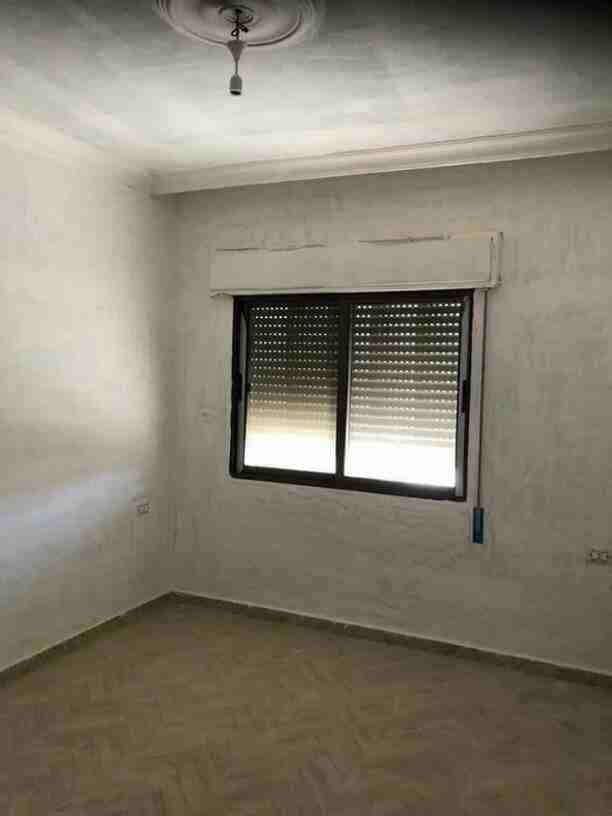 شقق للبيع 
ماركا الشماليه مساحه 133م 
دفعه اولى 5000 د
للاستفسار :- سهام 0795872538