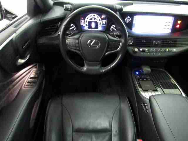 I want to sell my Neatly 2018 Lexus LS 500 Atomic Silver Good price Certified 2018 Lexus LS 500 Base Beautifully Maintained Interior Mileage: 14,686 Only. 18,000Usd 100% Excellent Condition Non smoker...