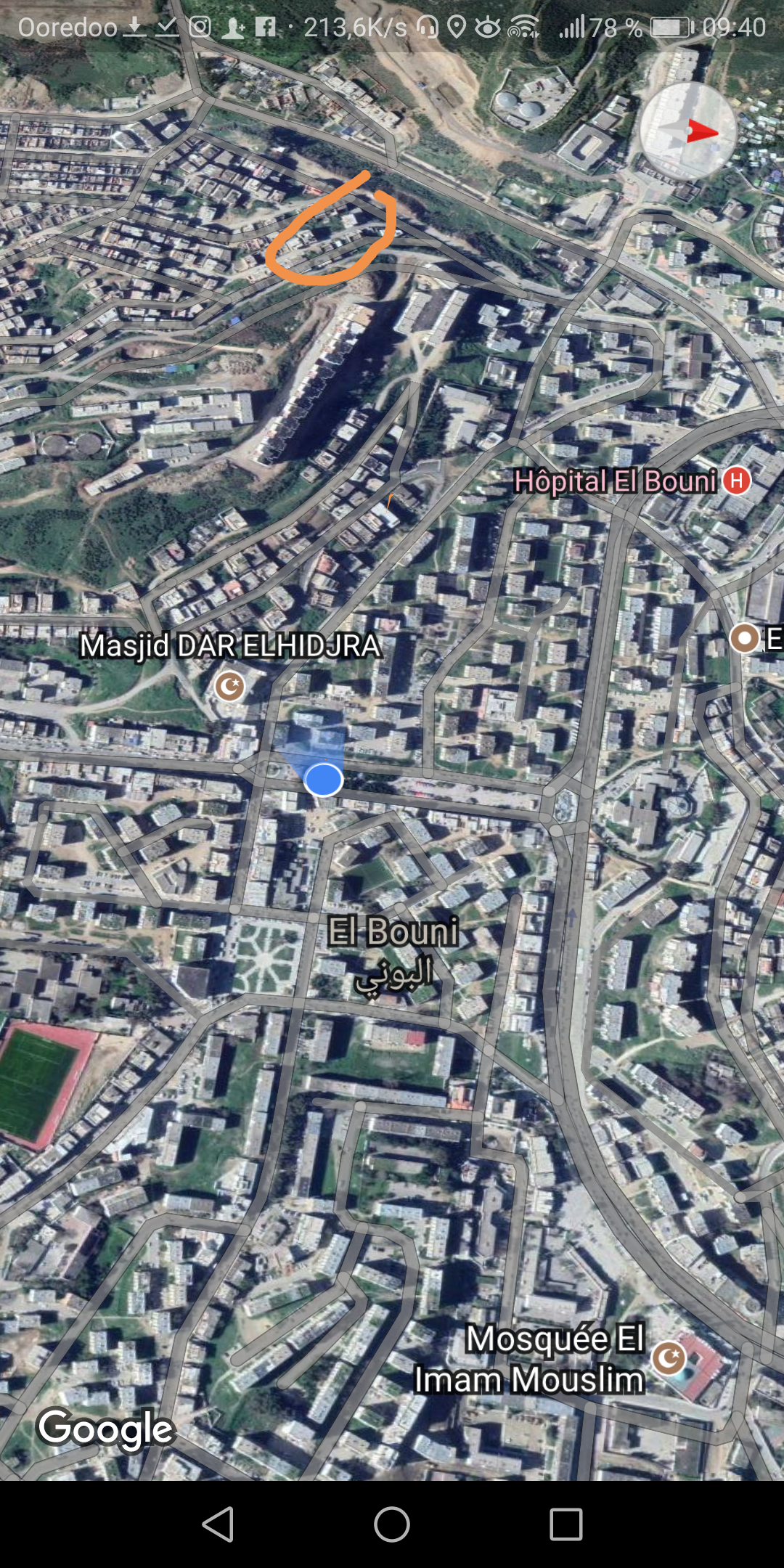 pour vente une villa bien situ&eacute; a _bousedra_EL bouni_Annaba d'une superficie 258 m2.Il y a un sous-sol donnant sur un c&ocirc;t&eacute; + (r + 2) &eacute;tage complet, plancher semi-fini e...