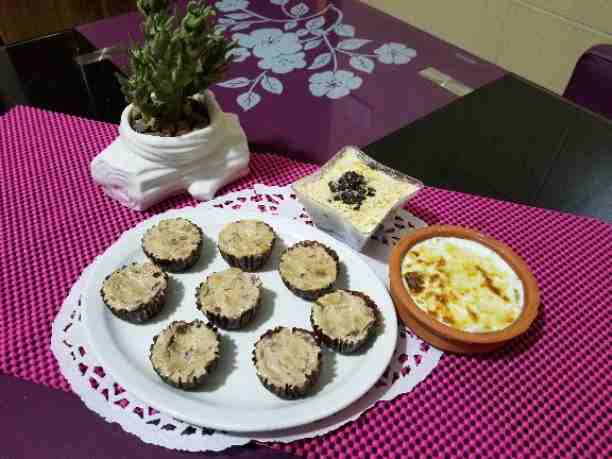 😍 طبخ وحلويات منزليه 😍
🎂تورتات لأعياد ميلاد 🍰🍰🍰

* بالأضافة الى انه اذا في ببالك شيء حاببين تطلبو احنا جاهزين 
اعملو لايك و متابعه لصفحة لتشوفو كل الأصناف القادمة 

* للأستفسار والتواصي التواصل...