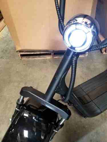 CityCoco 2000W Electric Scooter 18AH 60V

100% New In Box

Available with Black or White Fenders
(We will ask which color before we ship)

Motor: 60V 2000W
Battery: 60V 18AH Removable High Capacity Li...