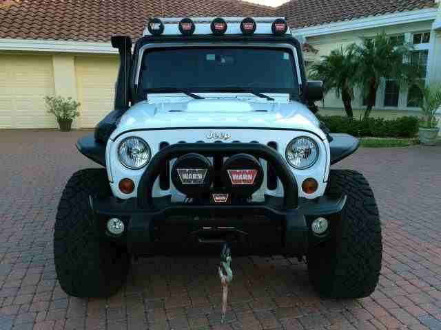 2013 Jeep Wrangler Unlimited Rubicon for sale , it is still very clean and neat, &nbsp;full option with perfect tires, no mechanical fault or accident record ( george_wilson014@hotmail.com )&nbsp;