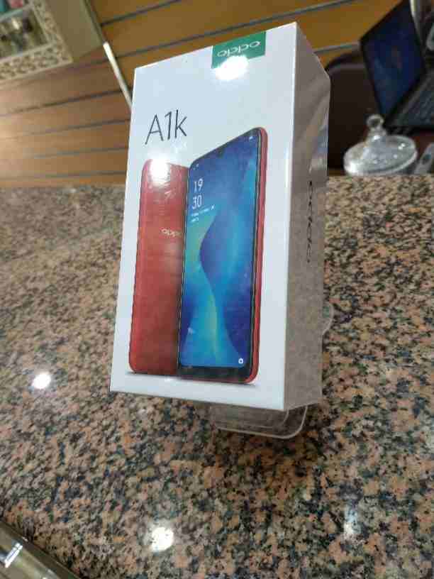 mobile oppo a1k
2g ram
32g rom
4000mah battery
6.1 +hd 
waterdrop screen
colorOS 6
based on Android 9.0
color /black