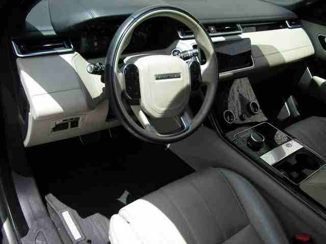 For sale 2018 Range Rover Velar P380, No accident record and there is no mechanical or engine fault.
Mileage: 19,318 miles
Exterior Color: Silicon Silver
Interior Color: Black (Ebony)

Contact email f...