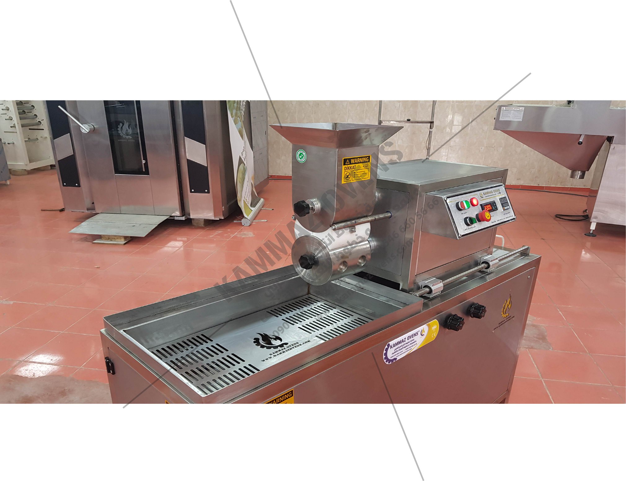 ماكينة الفلافل
Falafel making machine
•القدرة الإنتاجية 2500 قرص فلافل في الساعة
•مصنوعة بالكامل من مادة الستانلس ستيل
•الرأس المتحرك مصنوع من مادة الستانلس ستيل
•سهولة فك الرأس ا...