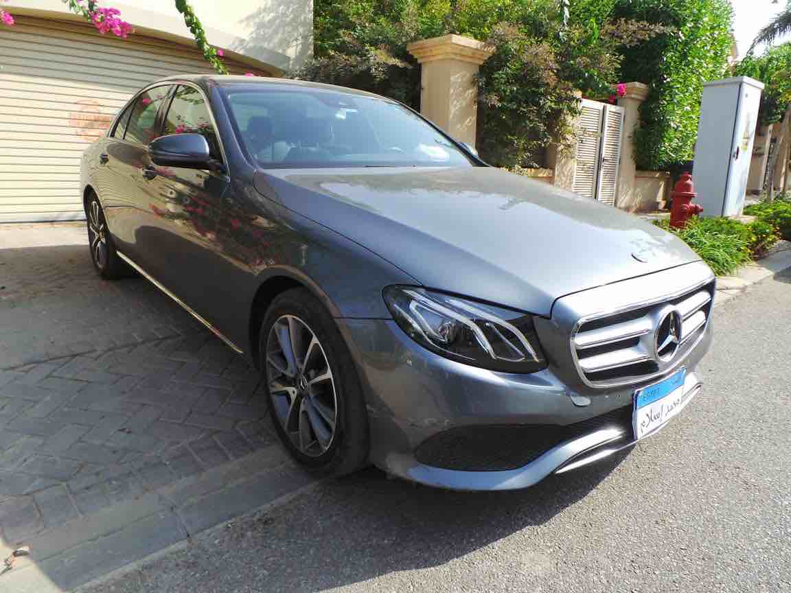 benz e350e avantgarde 2018 hybrid 

٢٠١٨
جراي ميتالك
فبريكه بالكامل 
استيراد ألماني أول مالك 
تم الصيانات الدورية  بالتوكيل GAS جسر السويس 
رخصه سنتين
ضمان ساري مرسيدس

متوفر صور عاليه الجوده داخل وخا...