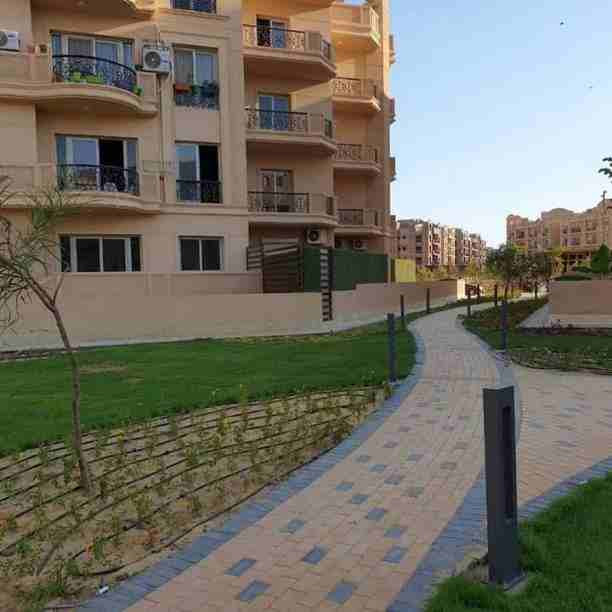 ادفع ٣٠٪ واستلم وحدتك فوري في ارقي كمباوند في مدينة ٦ اكتوبر كمبوند ديار ٢ وكمان قسط الباقي علي ٥ سنوات بدون اي فوائد واستمتع بالرفاهيه والخصوصيه والخدمات التي يتميز بها الكمباوند
وباكيه الجراج علينا