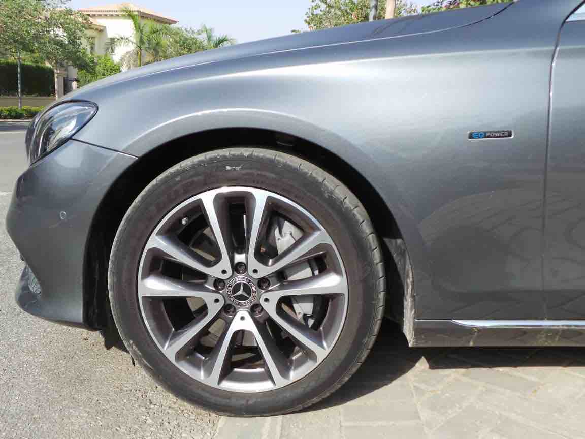benz e350e avantgarde 2018 hybrid
٢٠١٨
جراي ميتالك
فبريكه بالكامل
استيراد ألماني أول مالك
تم الصيانات الدورية بالتوكيل GAS جسر السويس
رخصه سنتين
ضمان ساري مرسيدس
متوفر صور عاليه الجوده داخل وخا...