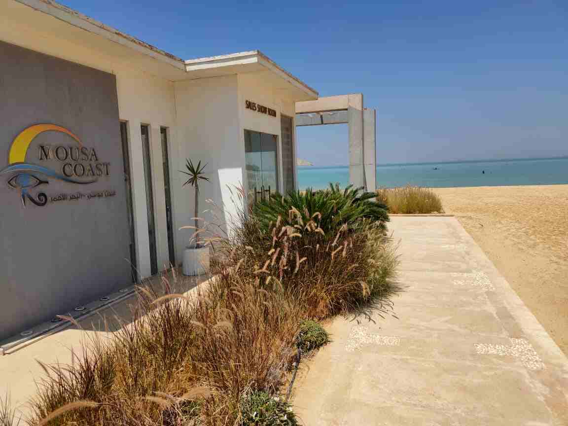 مكانك على البحر مباشرة وهتدفع على 72 شهر فى موسي كوست 
شاليهك على البحر مباشرة وشاليهك 140م تشطيب سوبر لوكس 2 غرفة وريسبشن + مطبخ امريكى والسعر مفاااااجاه يلا كلمنا دلوقتى على 01279848994