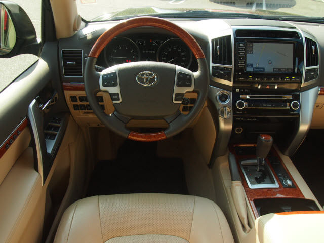 2013 Toyota Land Cruiser SUV, Full option for sale, the car is barely used for some months, the car is in perfect condition, no accident and it has perfect tires. Interested buyers should Email: ( w.g...