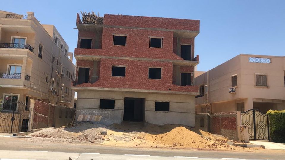 ارقي الاحياء بمدينة الشروق
👈بأسعاااررر مميزة جدا
🎉بأرقي وأميز الاحياء بمدينة الشروق
(بالحي الثالث شرق فيلات)
📍شقة 170 م
عبارة عن (3غرف+2 حمام+ ريسبشن+مطبخ+تراس)
👈تطل علي شارع واسع ومساحة خضراء...