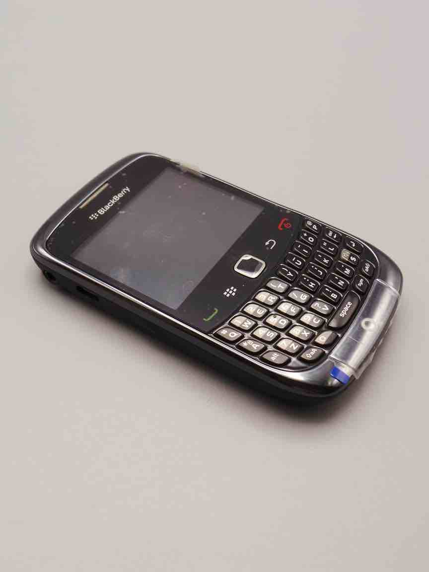Blackberry curve 9300 brand new never used
عايز جهاز صوته وشبكته وبطاريه تقعد يومين
يبقي اختيارك الأفضل من موديلات البلاك بيري
بلاك بيري كيرڤ 9300
جديد زيرو متحطش فيه شريحه اطلاقا
وارد الخارج...