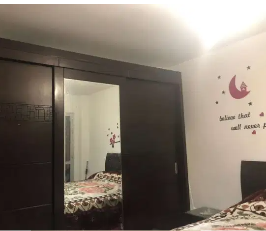 غرفه نوم للبيع مقاسات كبيره سبب البيع النقل ف مساحه صغيره