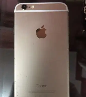 ايفون ذهبي ٣٢ جيجا