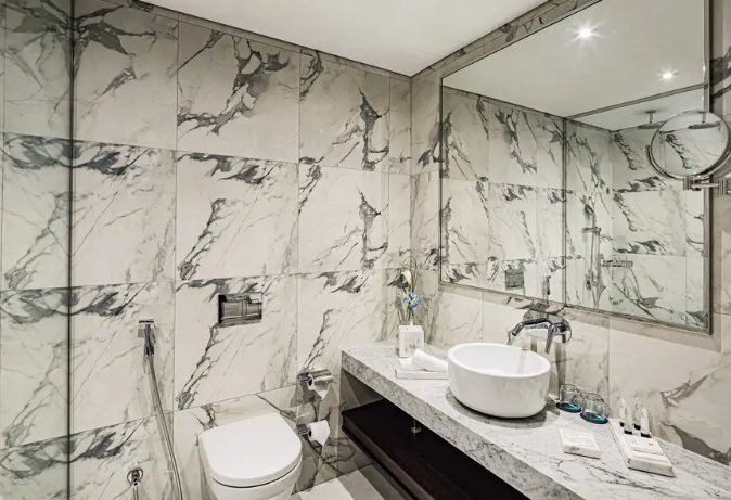 FULLY FURNISHED EXECUTIVE SUITE IN MILLENNIUM PLACE DUBAI MARINA