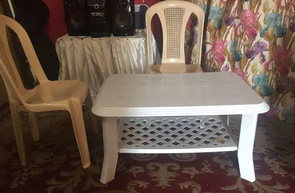 Centre table &amp; two chairs for sale only kd 10

Very strong &amp; rarely used centre table &amp; two chairs for sale
Price : kd 10
Please contact:97607428