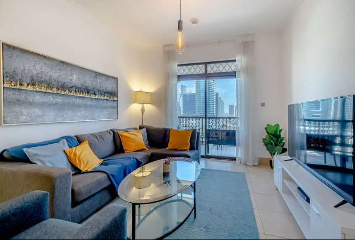 Vibrant 1BR Apartment in Old Town Avenue
