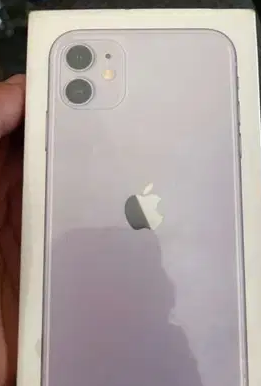 I phone 11 للبيع متبرشم