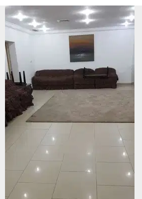 لايجار شاليه بلوكات عوايل او شباب كبار بالخيران
* لايجار شالية طريق 278 بمشروع ( المدينة ) دخله النصر الرياضي المرحلة ( الاولي )

((صف رابع من البحر مع مسبح خاص)) . 3 ادوار + مصعد
يتكون الارضي من صالت...