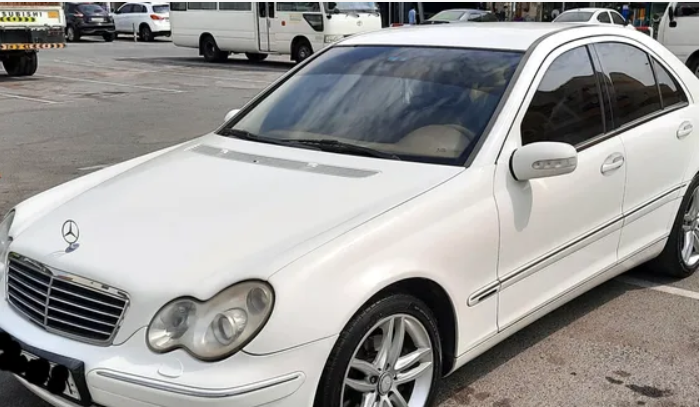 Mercedes 2003 C240 GCC