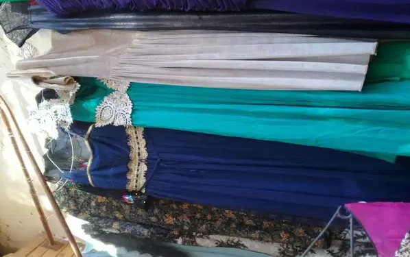 فساتين سواريه وعبايات ببلاش 20ج أي حاجه عرض خاص تلحق ماتلحق بني سويف