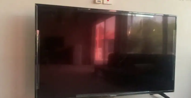 تلفزيون 55 بوصه 4k سمارت
اعرض لكم شاشه 55 بوصه سمارت 4k اندرويد 9 جديده بقراطيسها خاليه من الخدوش والكسور الفاتوره موجوده ويوجد معه قاعده جداريه وقاعده ارضيه  نوع الشركه : ايكون قولد  مدة : الاستخدام...
