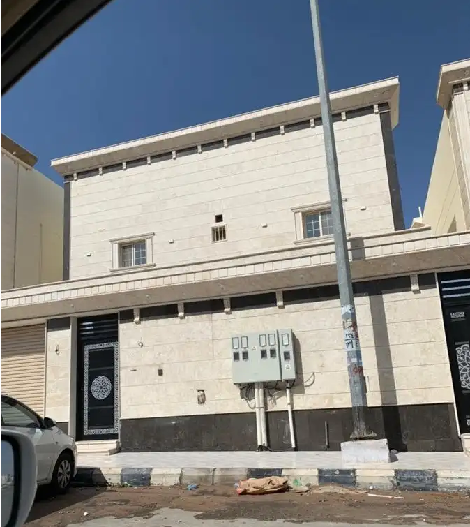 عماره شقتين بالمحيسن شرق القطار المخطط الجديد
عماره بلمحيسن شرق  القطار المخطط الجديد فيها شقتين للايجار الشقق ..........شقة دور اول 3 غرف وصالة ومطبخ مدخلين نظيفة جداً ماسكنت غير مره وحده 
وبنفس العم...