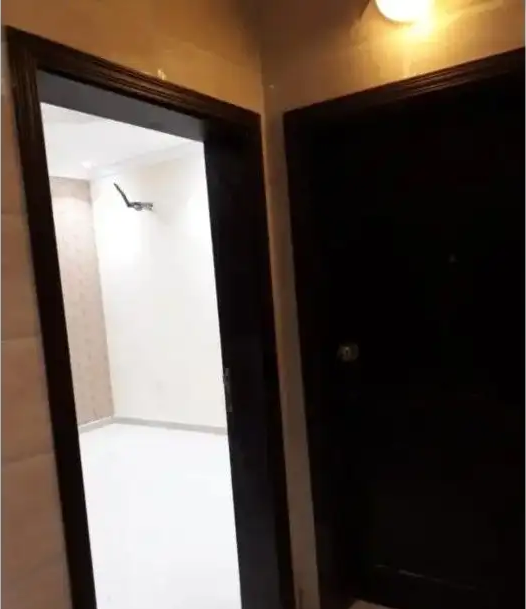 شقة في حي النزهة 5 غرف