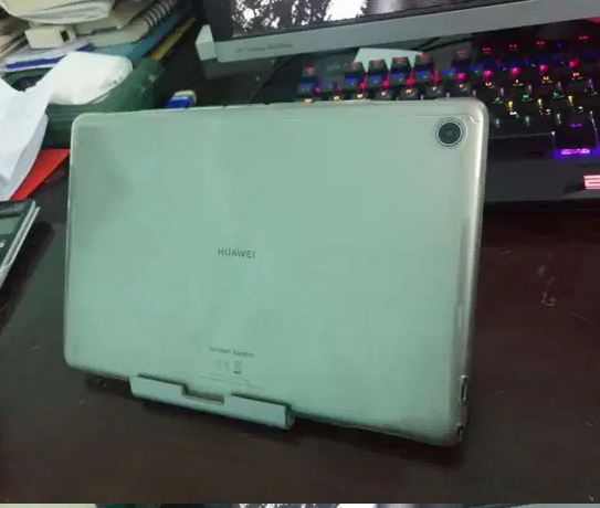 Huawei madiapad 5 lite تابلت هواوي عشره بوصه مع قلم