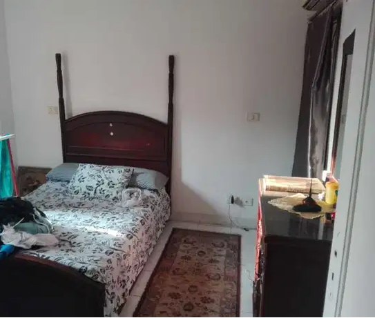للبيع بالحي التاسع مدينه العبور شقه مساحه 200 متر علي شارع الثقافه