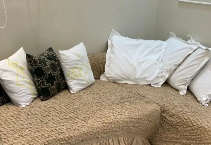 للبيع كنب ايكيا مع هديه زوليه فندي