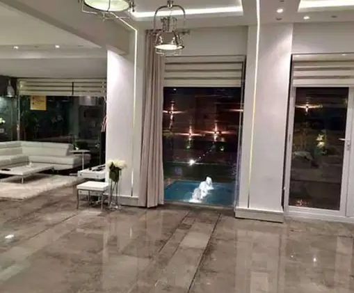 شاليه للبيع بالتكيفات والتشطيب بالساحل الشمالي