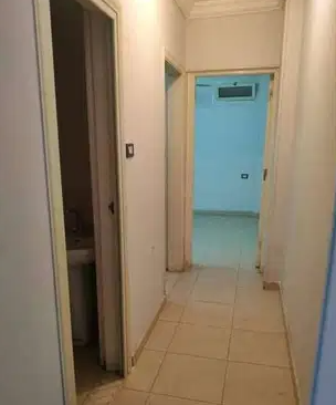 للإيجار شقة إداري ٩٠ متر بقلته
