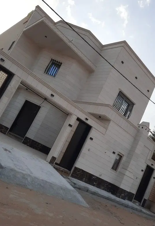 للبيع فلة بحي السلمان