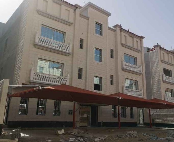 شقة للبيع في حي هجر في الظهران
شقة للبيع في حي الشعلة ، الدمام ، الدمام
 
الواجهة شرق 
أكثر من 5 غرف نوم 
صالتان 
3 دورات مياة 
عرض الشارع 18 متر 
الدور 1 
ملحق 
مصعد 
المساحة 180 متر مربع